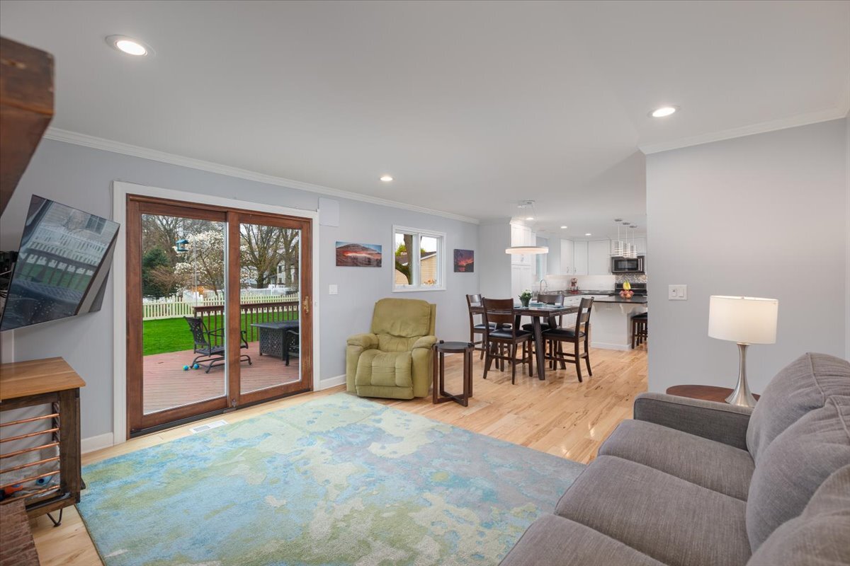 208 South Birchwood Drive Naperville IL 60540