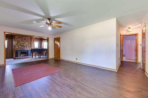 217 Dalton Avenue Mundelein IL 60060