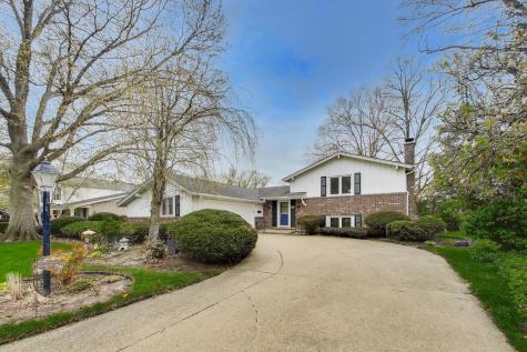 2412 Happy Hollow Road Glenview IL 60026