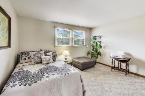 2412 Happy Hollow Road Glenview IL 60026