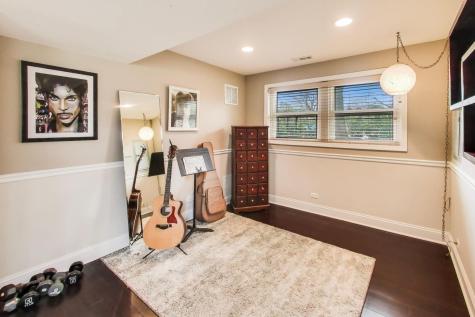 2412 Happy Hollow Road Glenview IL 60026