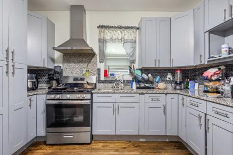 10408 South Avenue J Chicago IL 60617