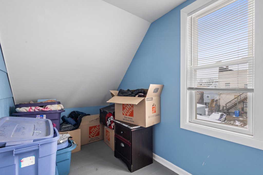 10408 South Avenue J Chicago IL 60617