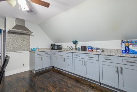 10408 South Avenue J Chicago IL 60617