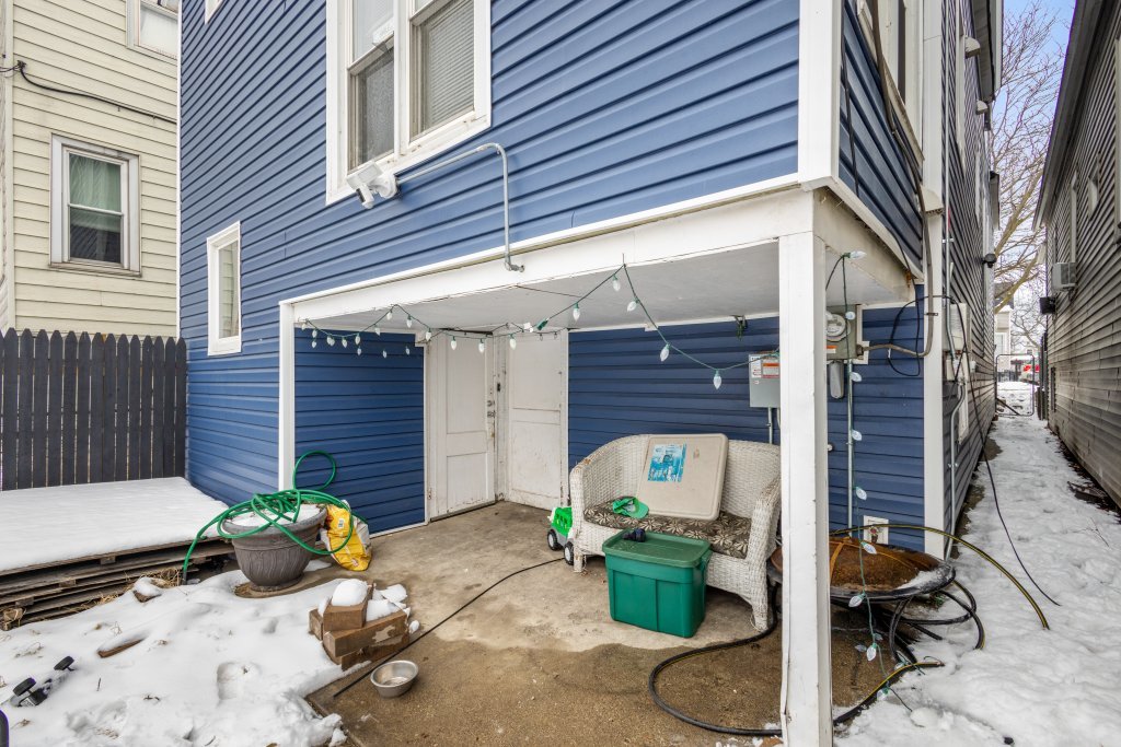 10408 South Avenue J Chicago IL 60617