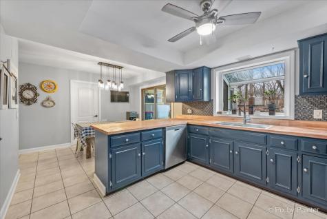 304 Patricia Lane Bartlett IL 60103