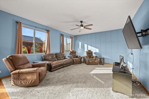 821 Glen Cove Lane Pingree Grove IL 60140