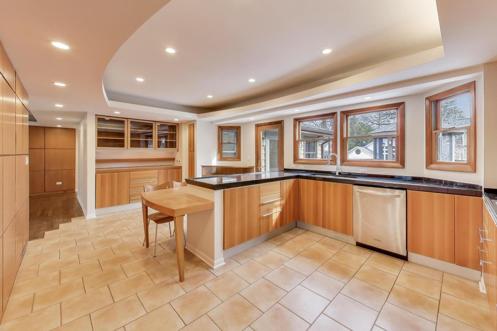 28 Muirwood Drive Glen Ellyn IL 60137