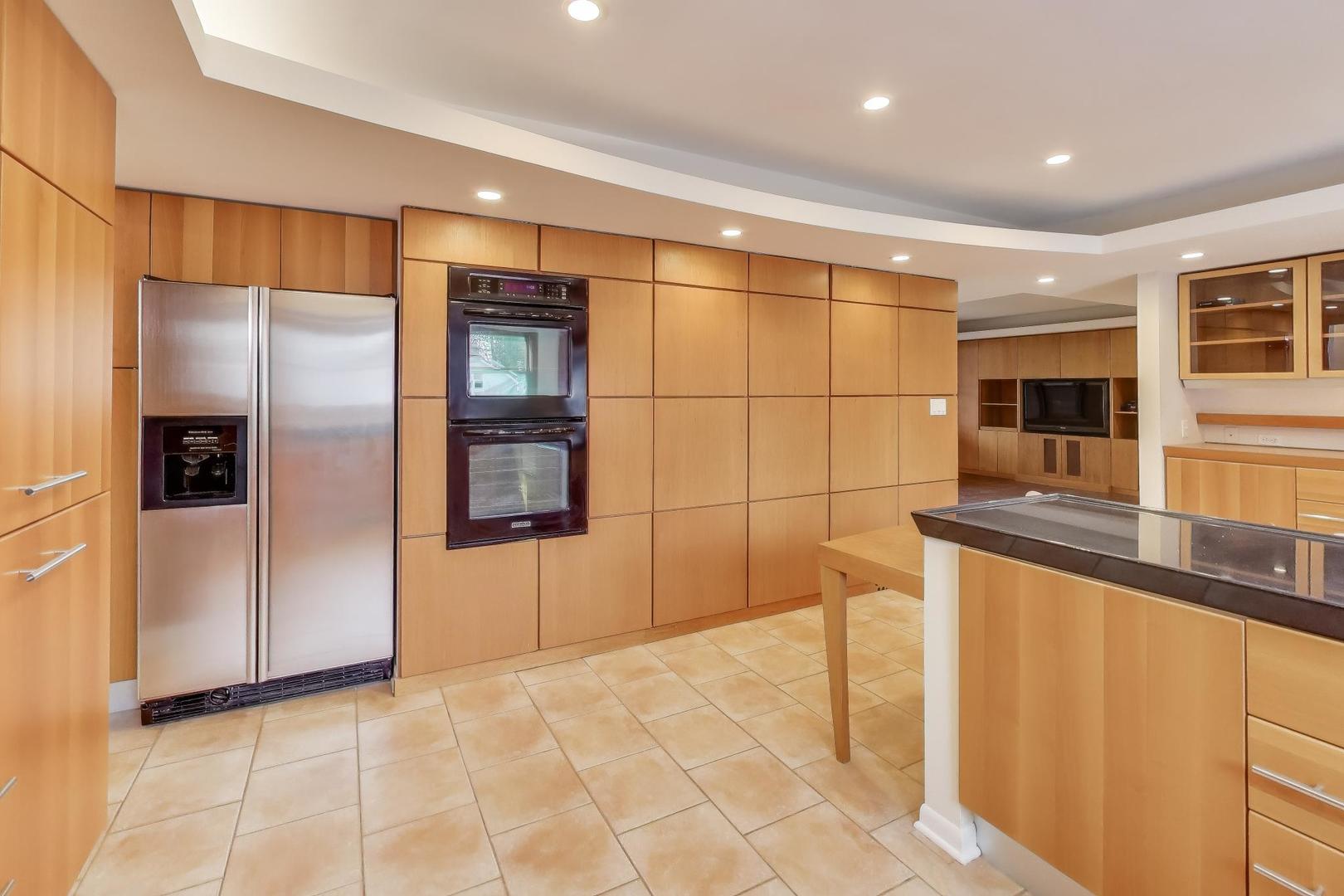 28 Muirwood Drive Glen Ellyn IL 60137