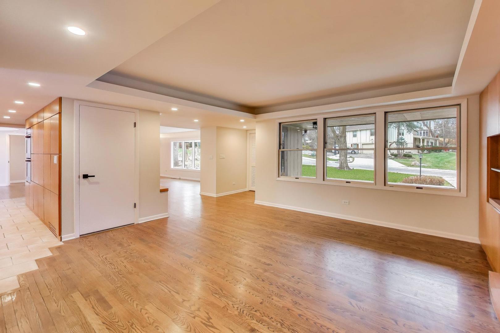 28 Muirwood Drive Glen Ellyn IL 60137