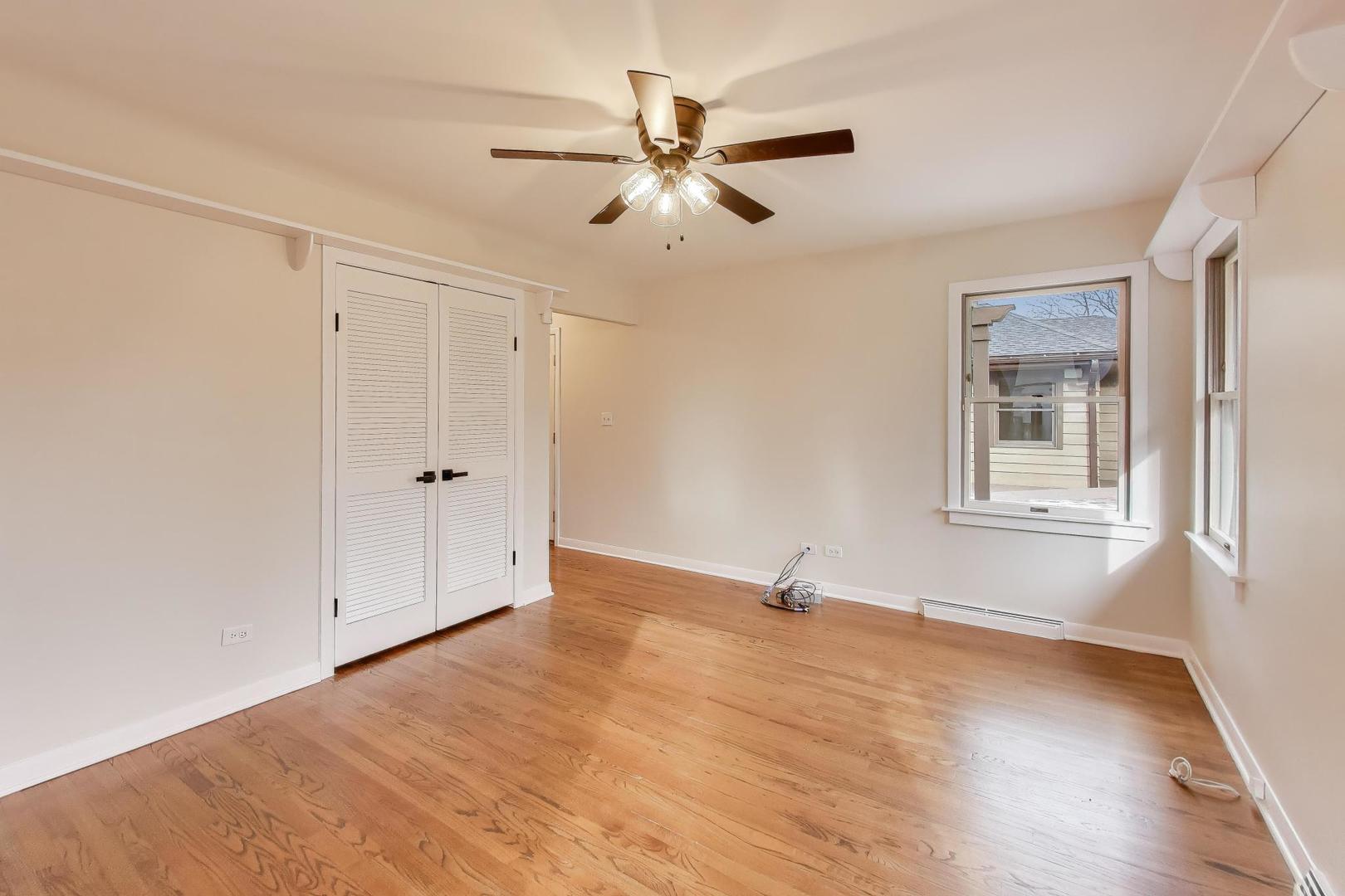 28 Muirwood Drive Glen Ellyn IL 60137