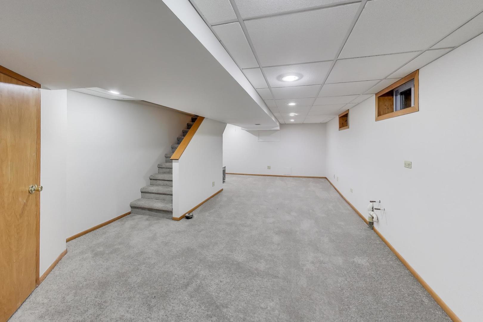 28 Muirwood Drive Glen Ellyn IL 60137