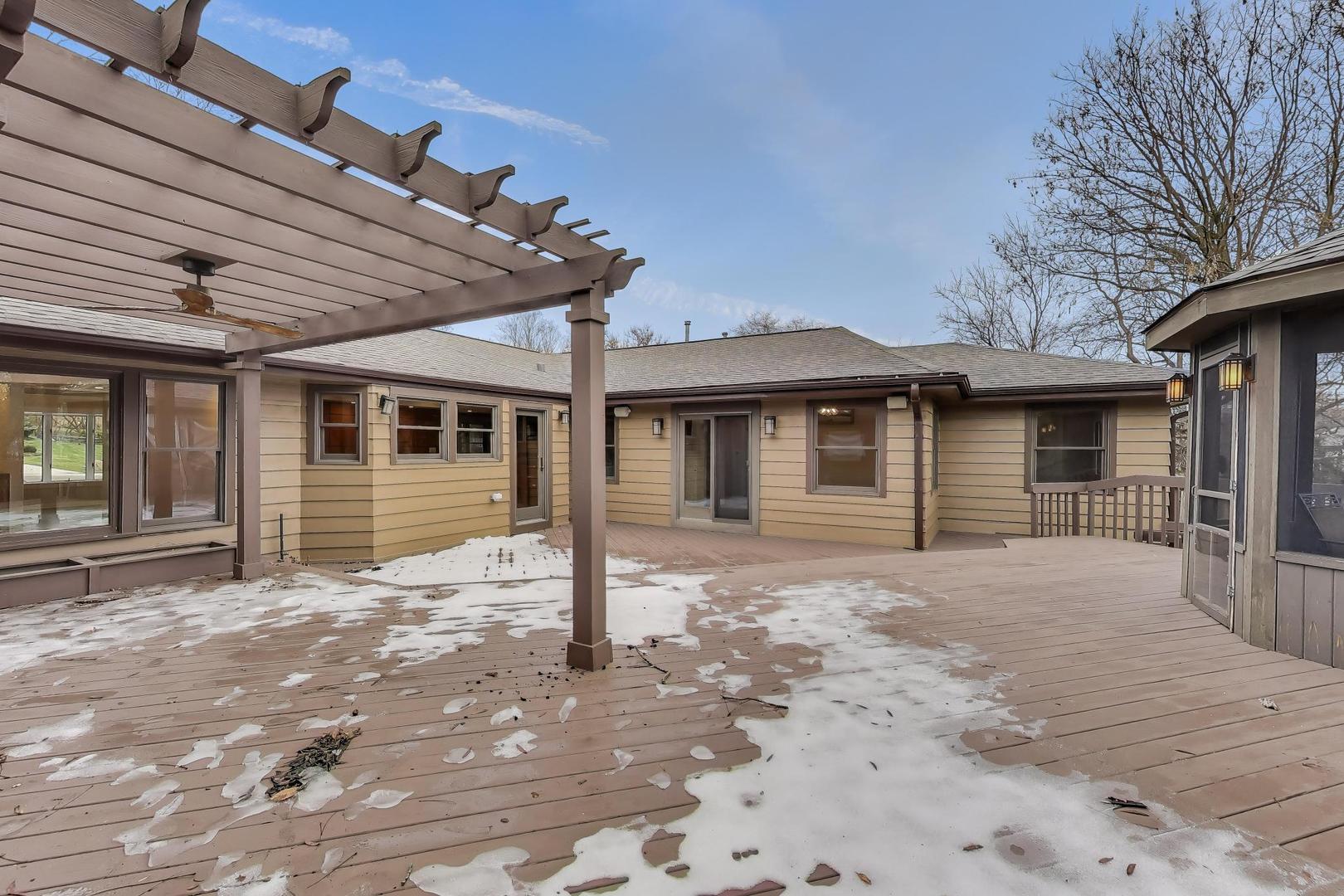 28 Muirwood Drive Glen Ellyn IL 60137