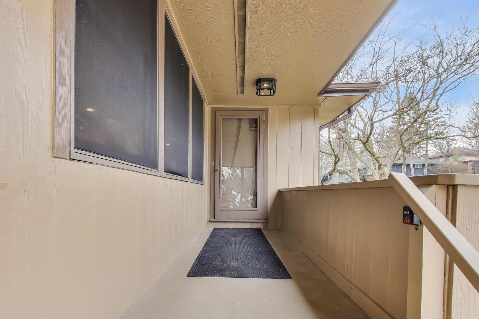 28 Muirwood Drive Glen Ellyn IL 60137