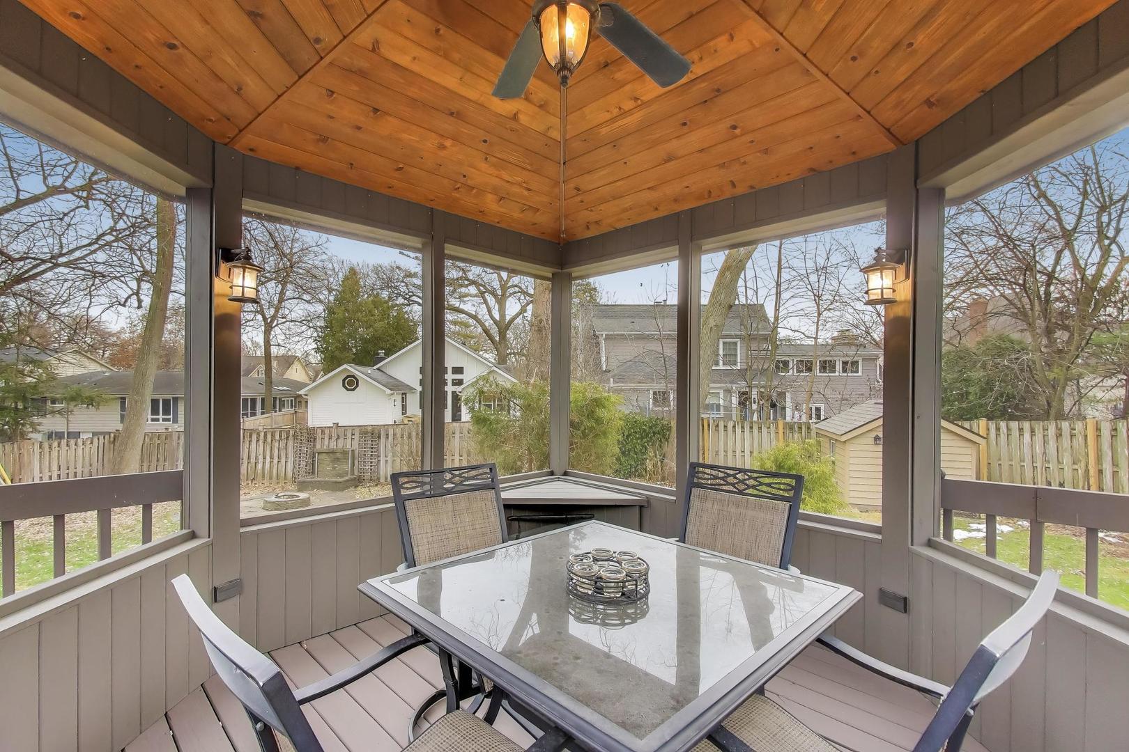 28 Muirwood Drive Glen Ellyn IL 60137