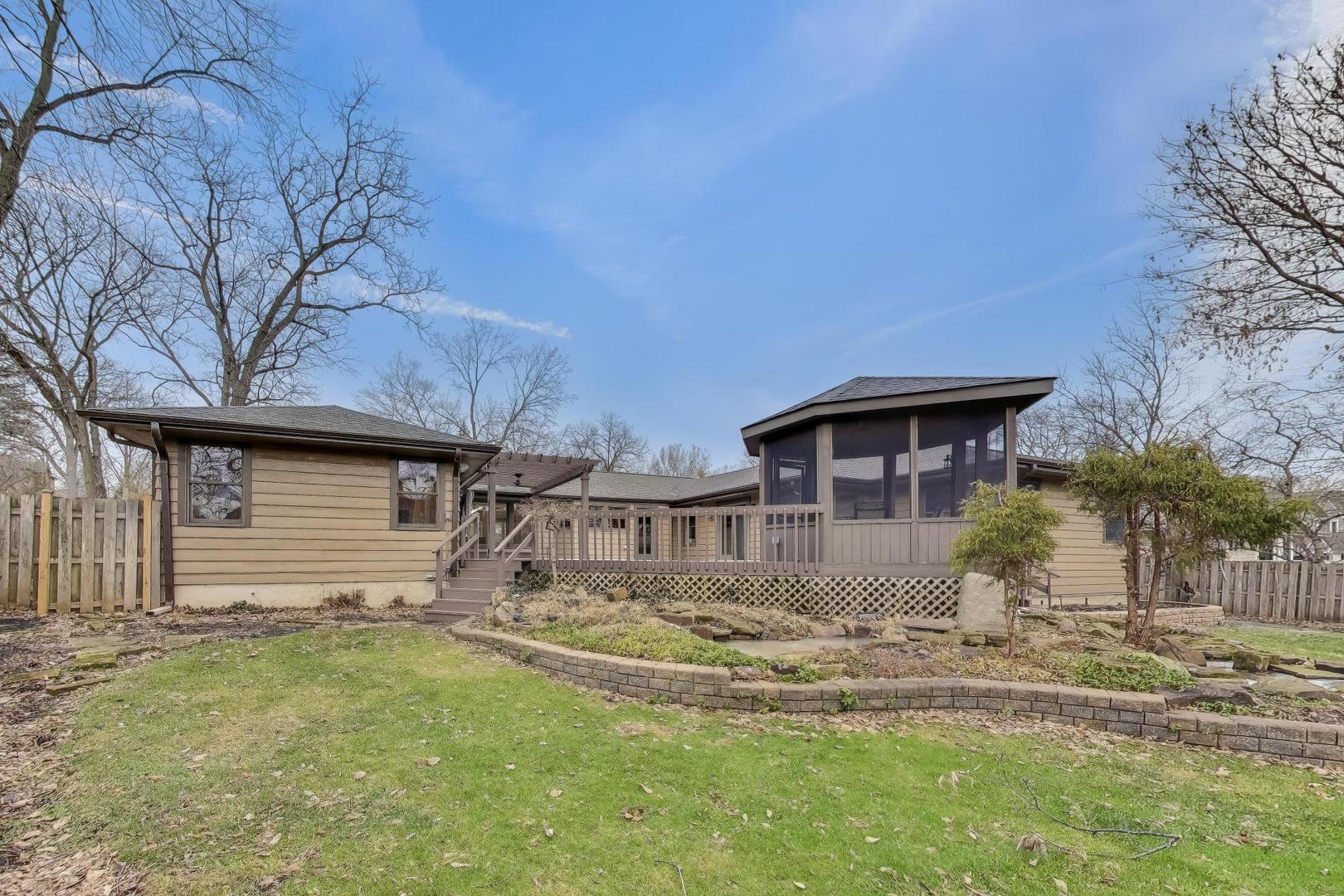 28 Muirwood Drive Glen Ellyn IL 60137