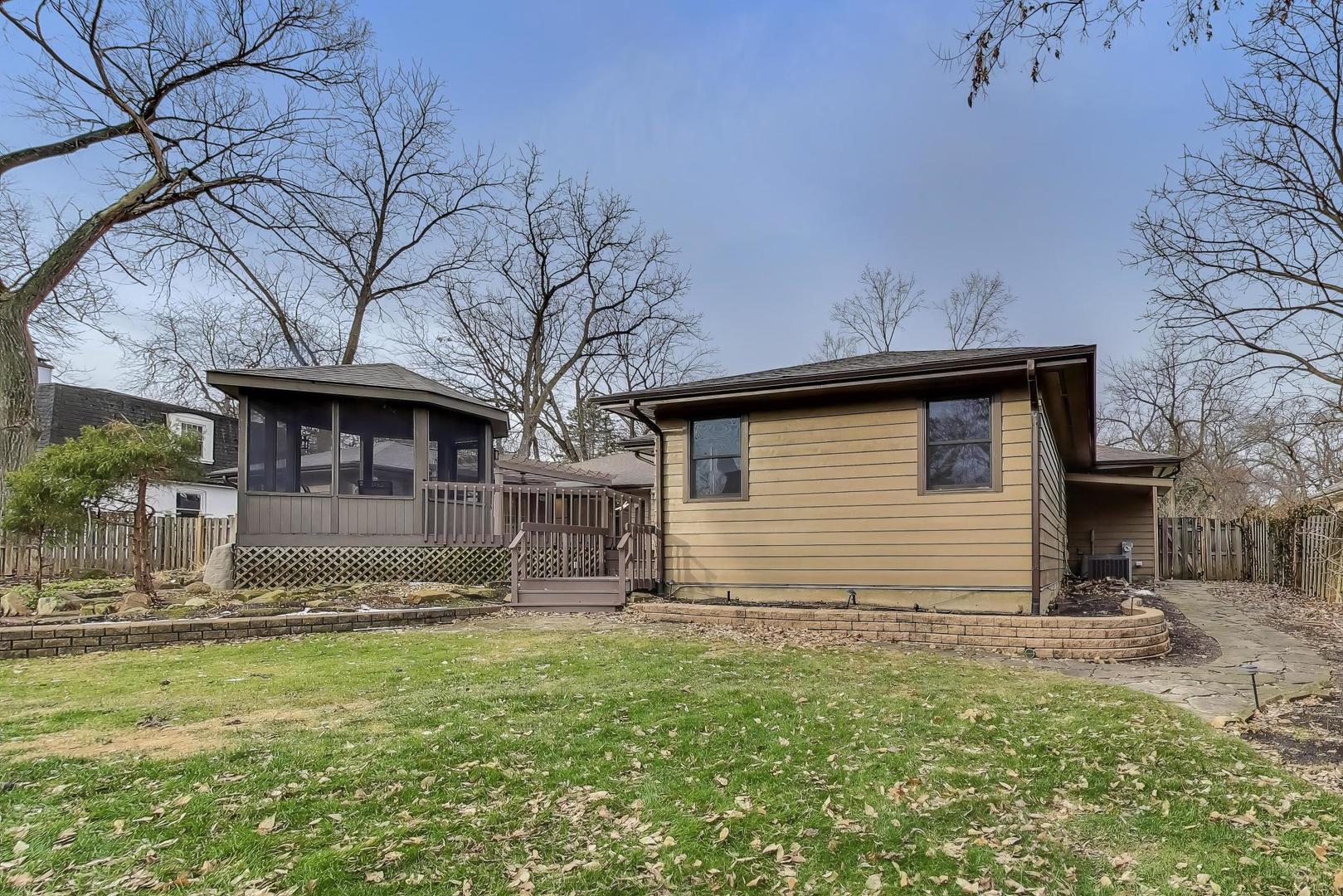 28 Muirwood Drive Glen Ellyn IL 60137