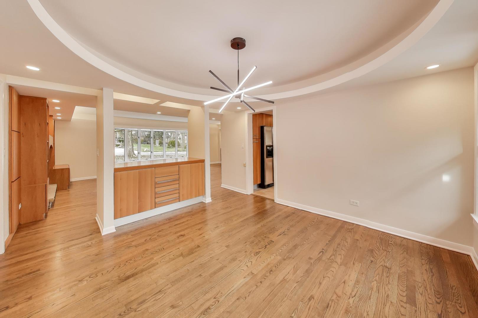 28 Muirwood Drive Glen Ellyn IL 60137