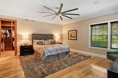 261 South Kenilworth Avenue Glen Ellyn IL 60137