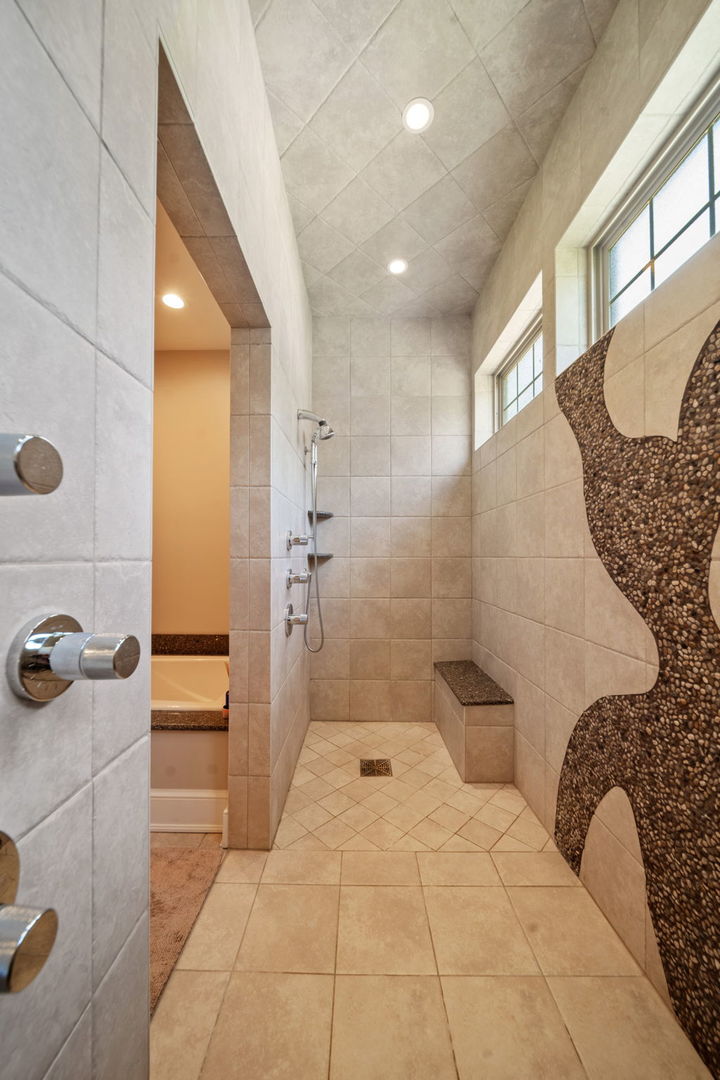 261 South Kenilworth Avenue Glen Ellyn IL 60137