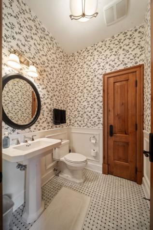 261 South Kenilworth Avenue Glen Ellyn IL 60137
