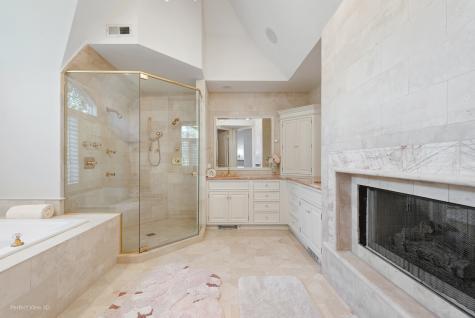 648 Long Cove Court Riverwoods IL 60015