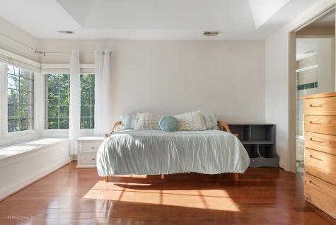 648 Long Cove Court Riverwoods IL 60015