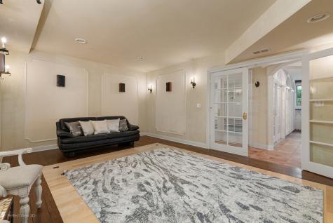648 Long Cove Court Riverwoods IL 60015