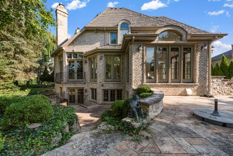 648 Long Cove Court Riverwoods IL 60015