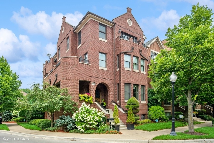 1232 West 34th Street Chicago IL 60608