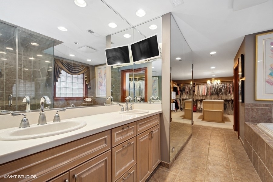 1232 West 34th Street Chicago IL 60608