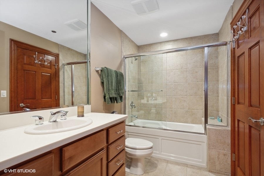 1232 West 34th Street Chicago IL 60608