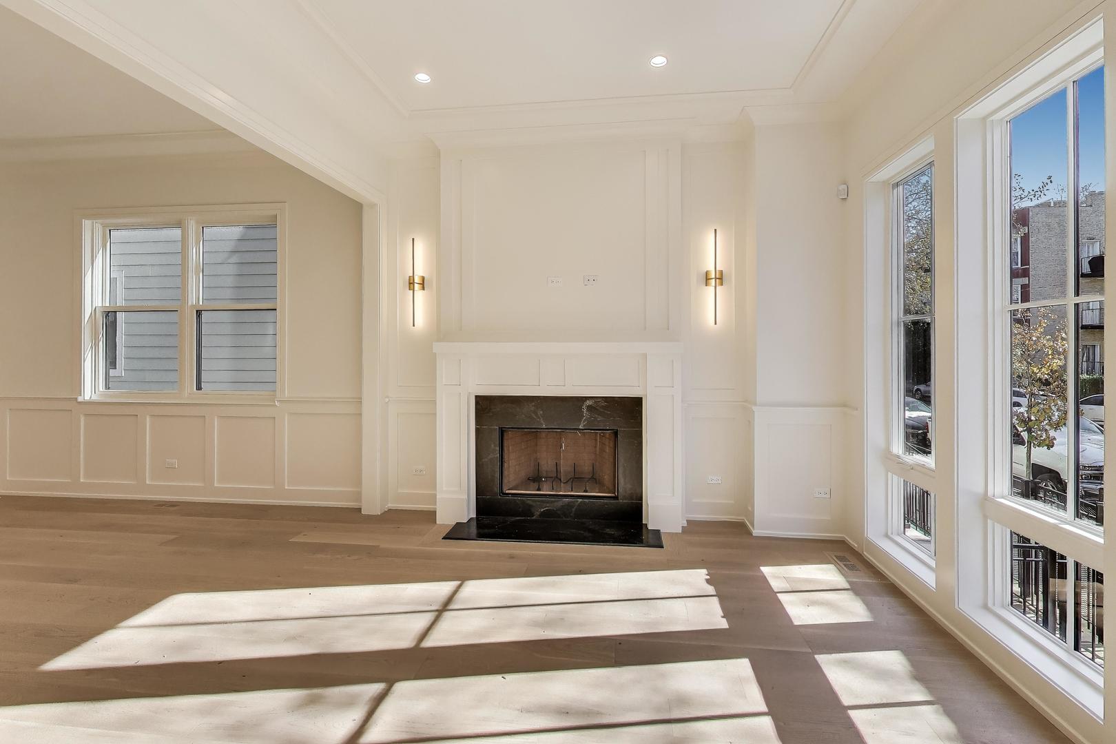 2036 West Erie Street Chicago IL 60612