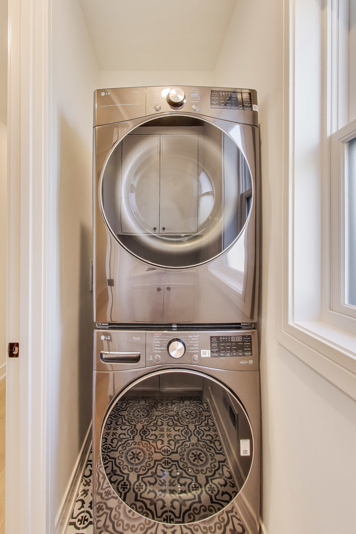 2036 West Erie Street Chicago IL 60612