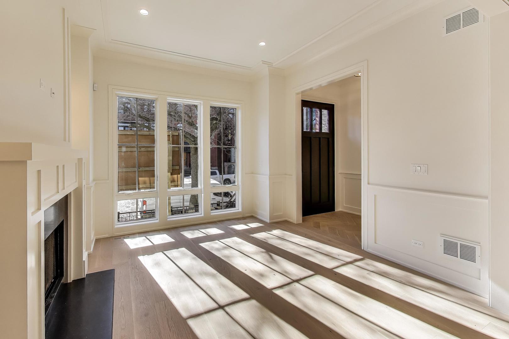 2036 West Erie Street Chicago IL 60612