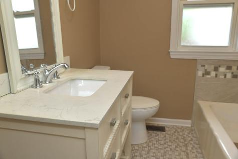 1325 Glenn Drive North Chicago IL 60064
