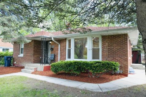 1325 Glenn Drive North Chicago IL 60064