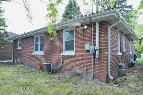 1325 Glenn Drive North Chicago IL 60064