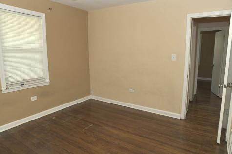 1325 Glenn Drive North Chicago IL 60064
