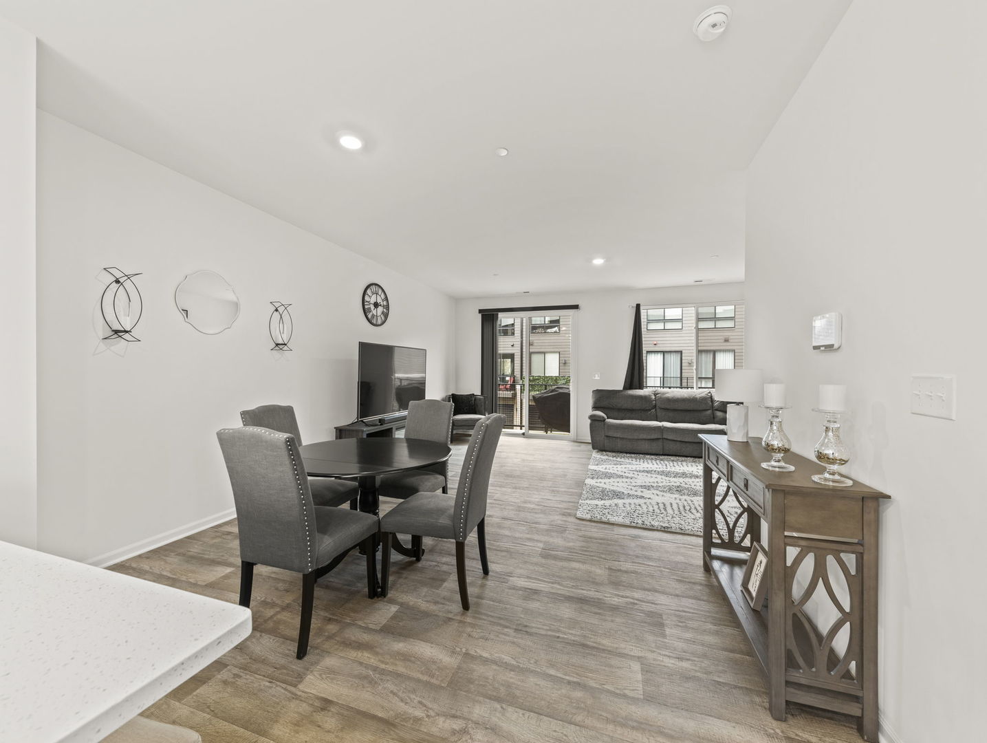 1294 Catalina Court Schaumburg IL 60173