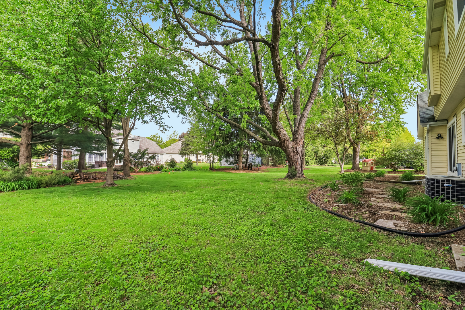 733 Buttonwood Circle SE Naperville IL 60540
