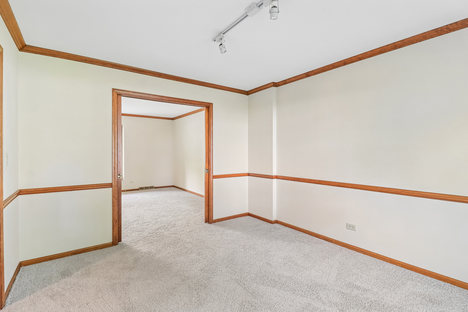 733 Buttonwood Circle SE Naperville IL 60540