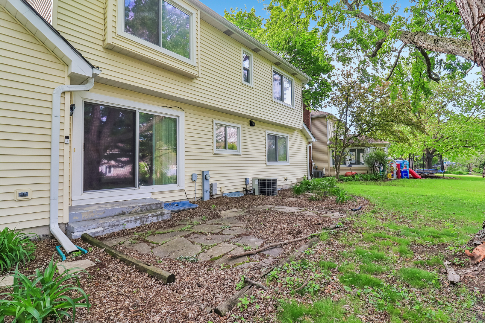 733 Buttonwood Circle SE Naperville IL 60540