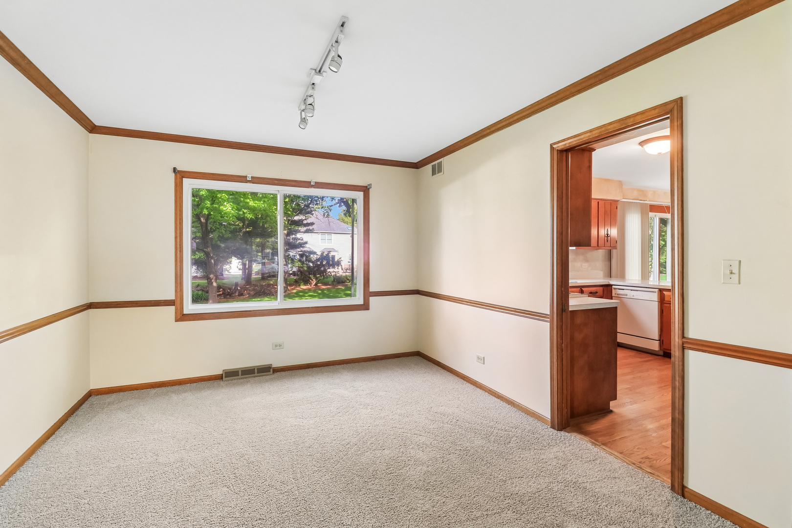 733 Buttonwood Circle SE Naperville IL 60540