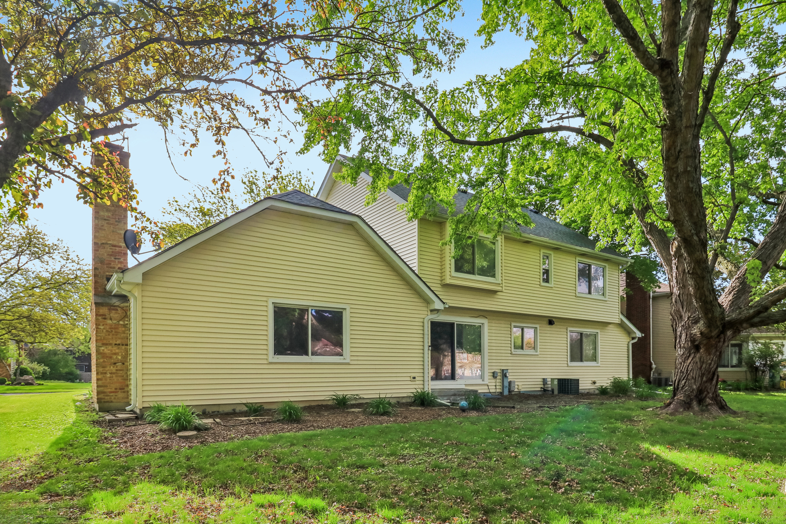 733 Buttonwood Circle SE Naperville IL 60540