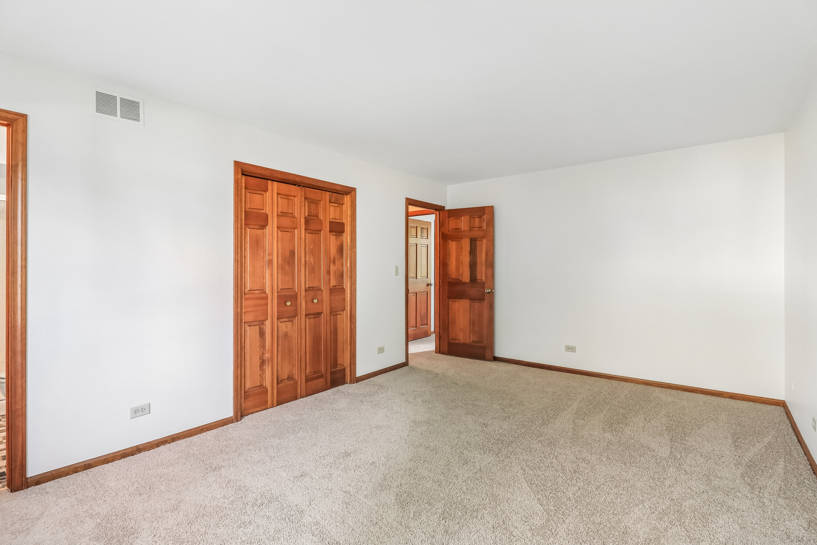 733 Buttonwood Circle SE Naperville IL 60540