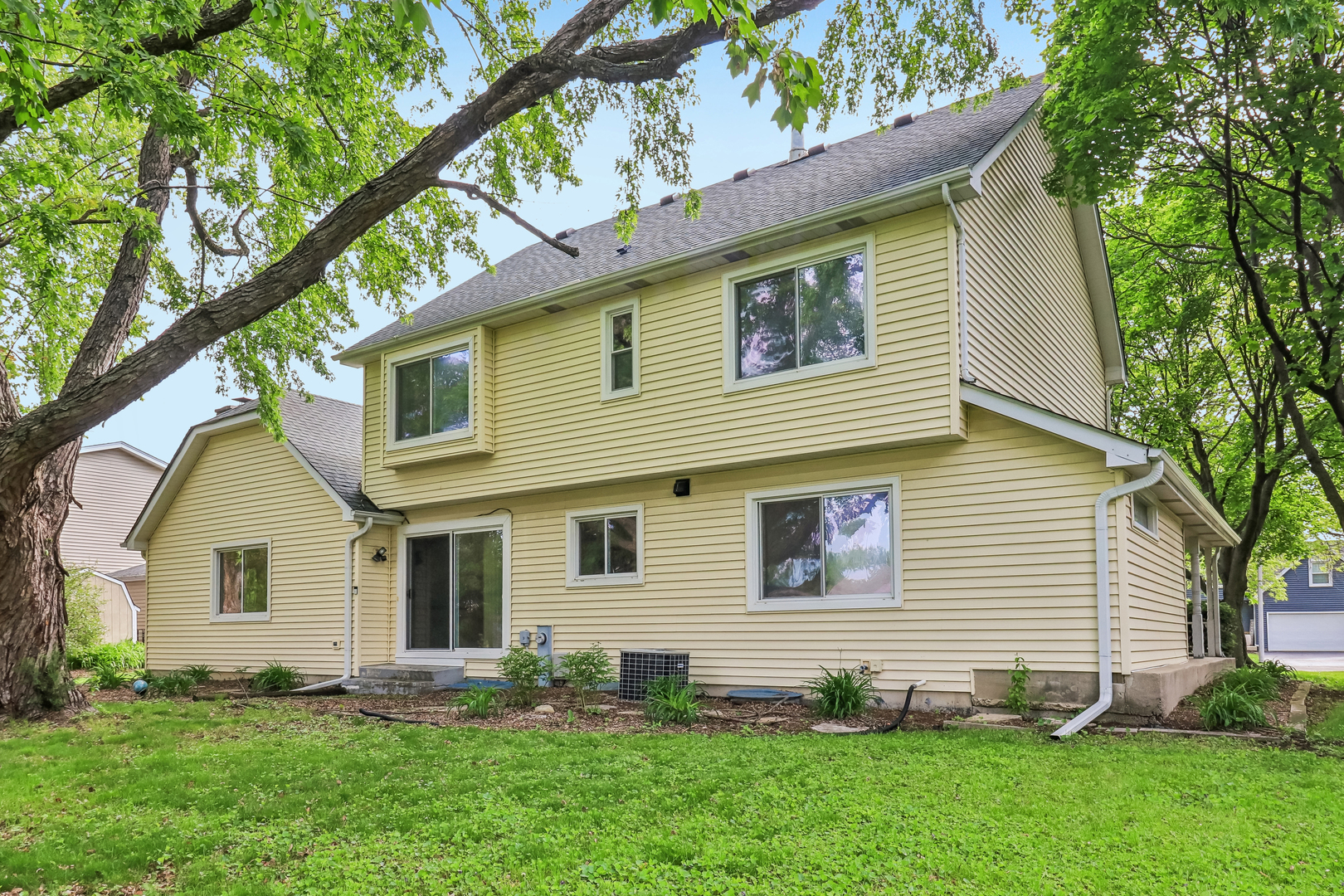733 Buttonwood Circle SE Naperville IL 60540
