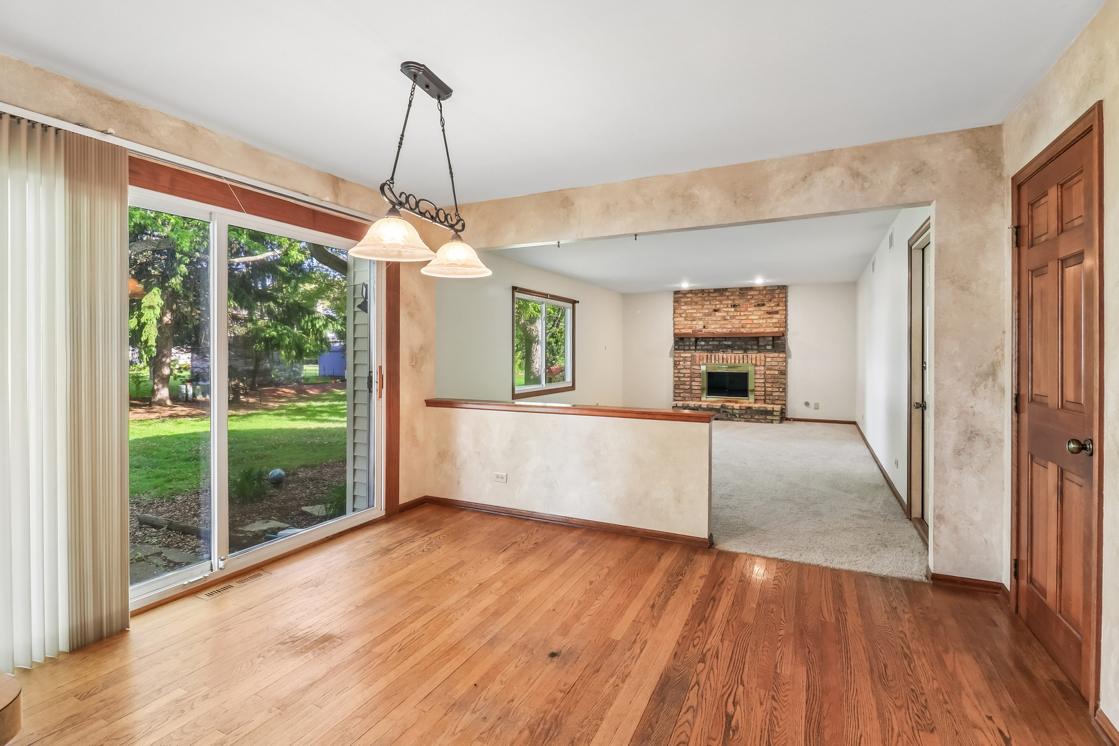 733 Buttonwood Circle SE Naperville IL 60540