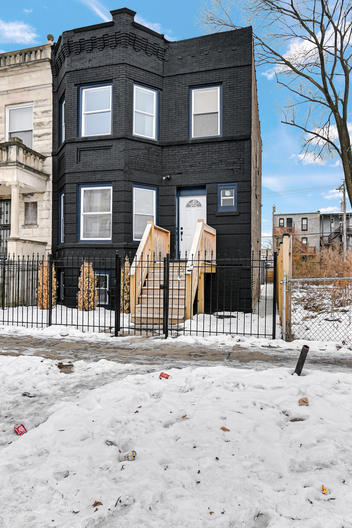 4309 West Monroe Street Chicago IL 60624
