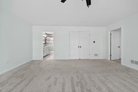 172 East Lakeview Avenue Round Lake Beach IL 60073